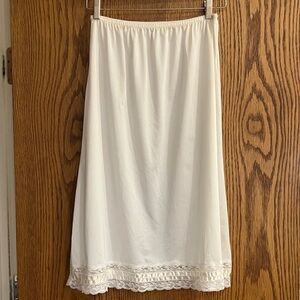 EUC Vintage Mel-Lin half slip/slip skirt - size Large